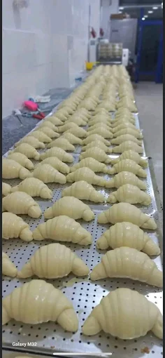 Croissants en préparation